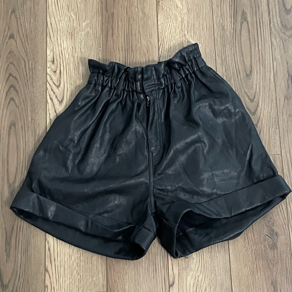 Lush Faux Leather Black Shorts Ruffle Waist Stretch‎
